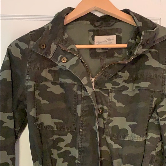 Universal Thread Camo Jacket - Picture 2 of 3